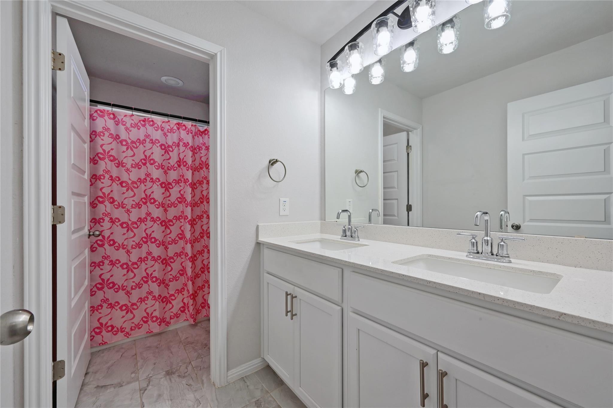 207 Dogvane Cir W, Kyle, TX 78640