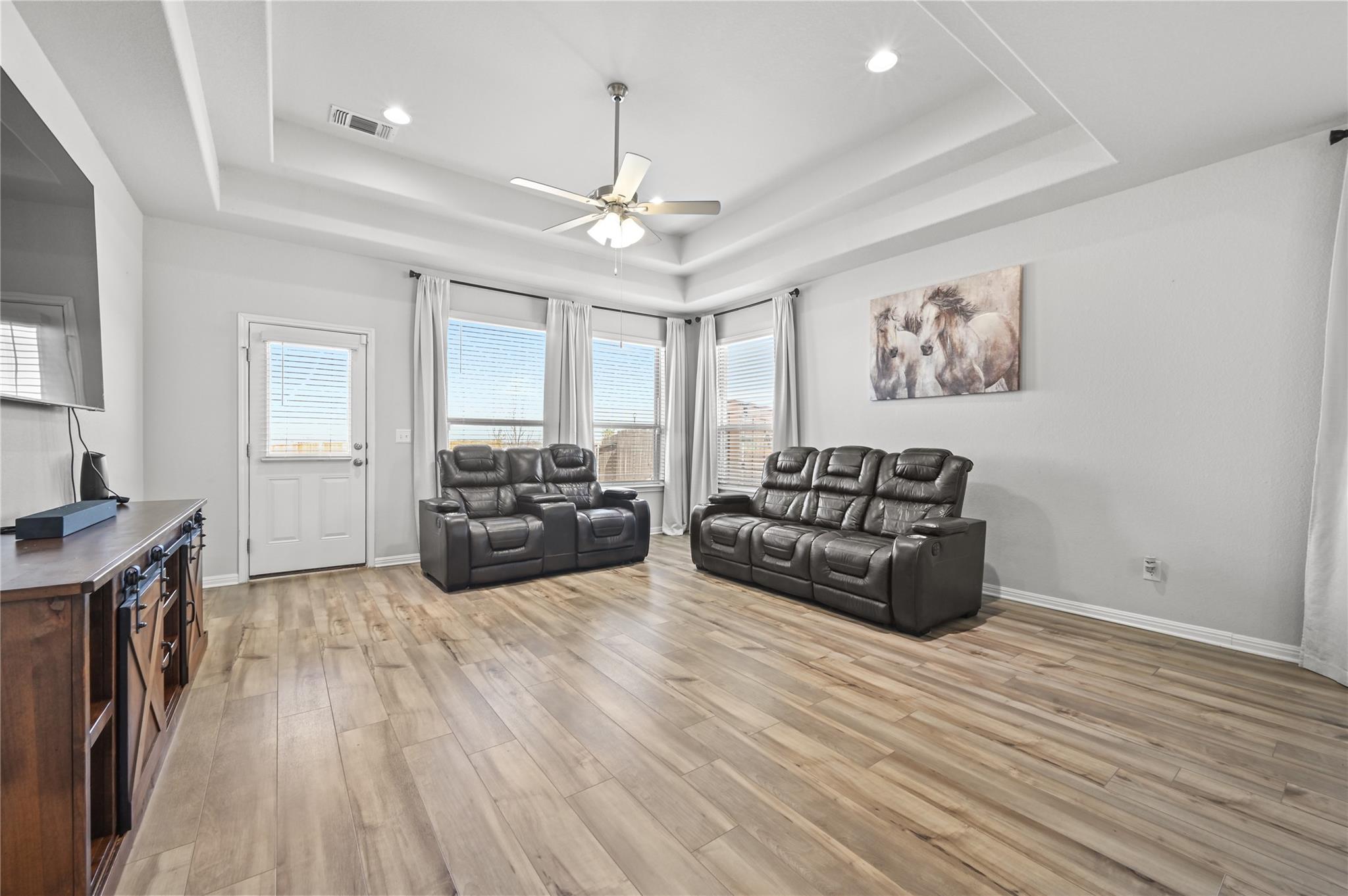 207 Dogvane Cir W, Kyle, TX 78640