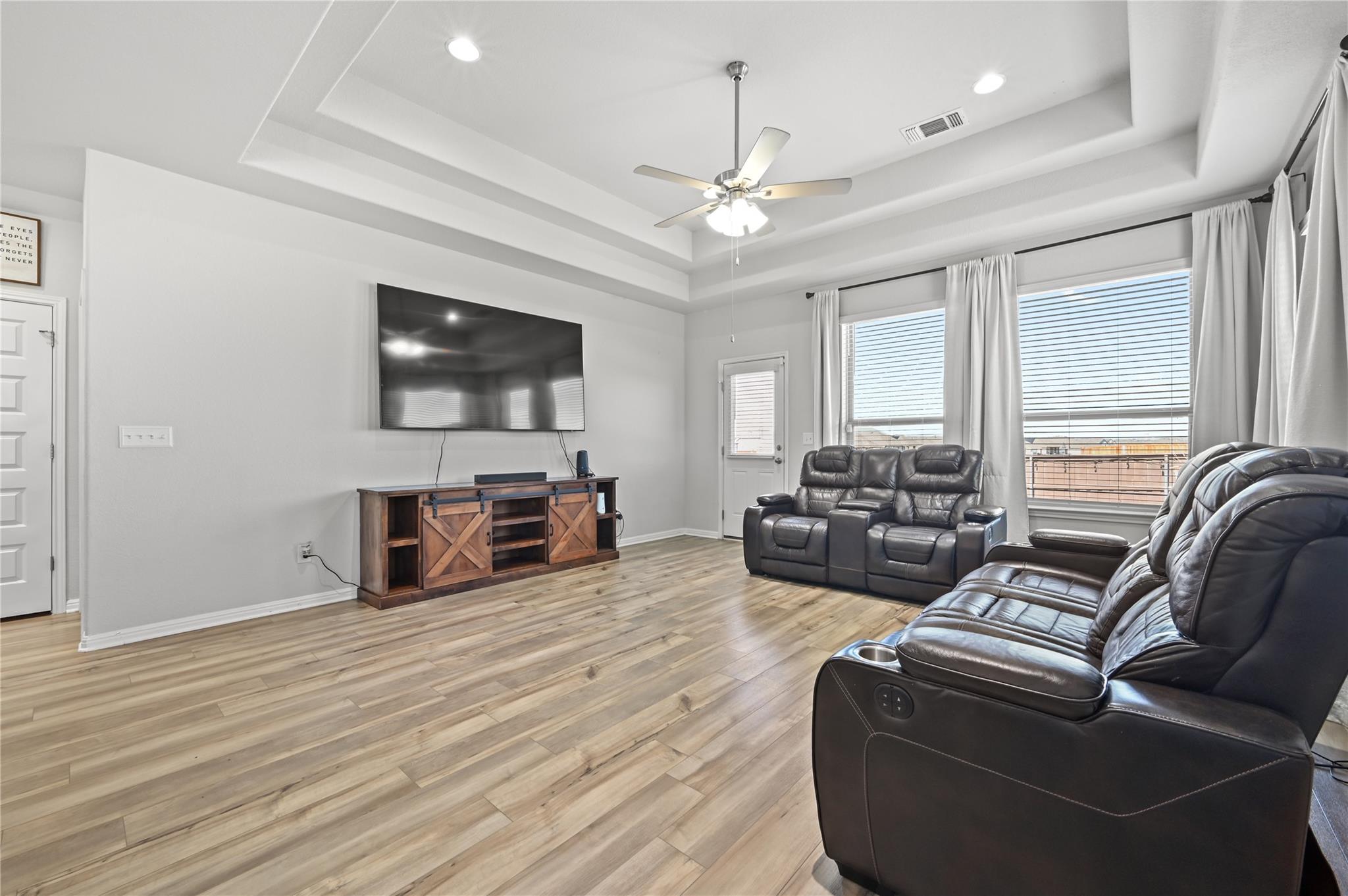 207 Dogvane Cir W, Kyle, TX 78640