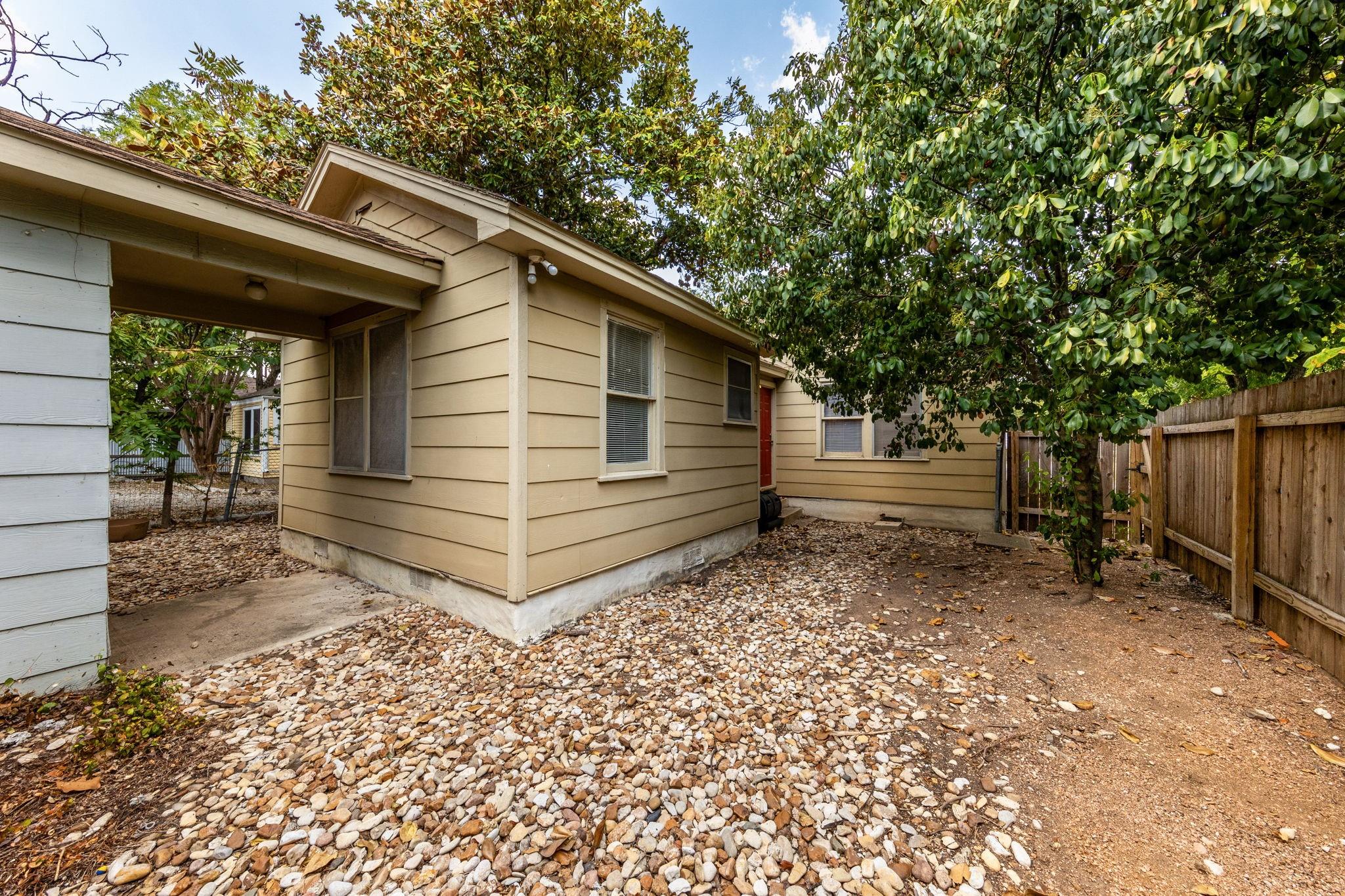 909 E 38th St # A, Austin, TX 78705