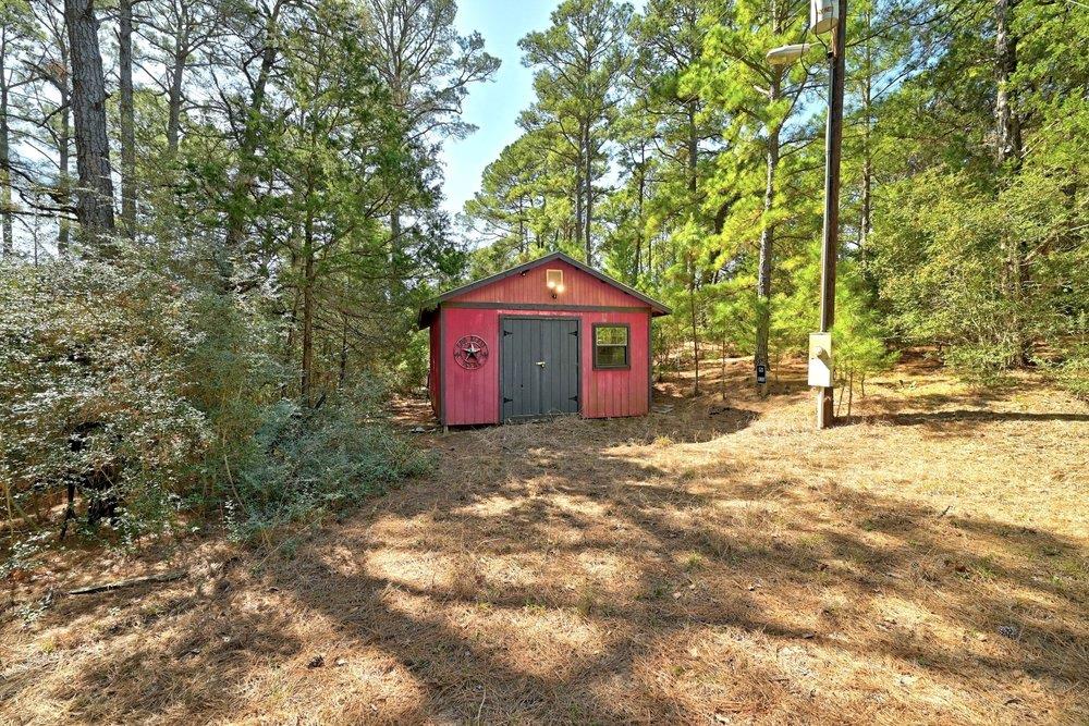 500 Pine Valley Loop, Smithville, TX 78957