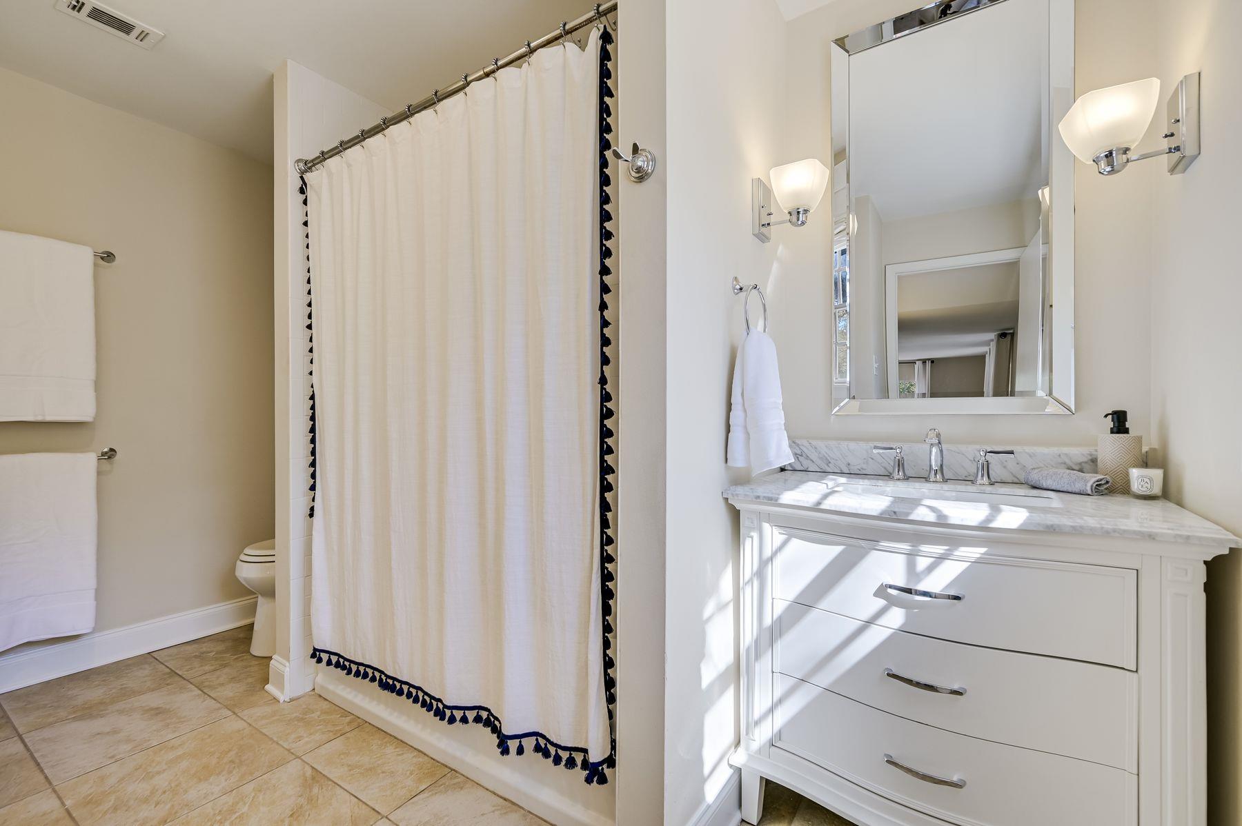 200 W Meadow Ln, Wimberley, TX 78676