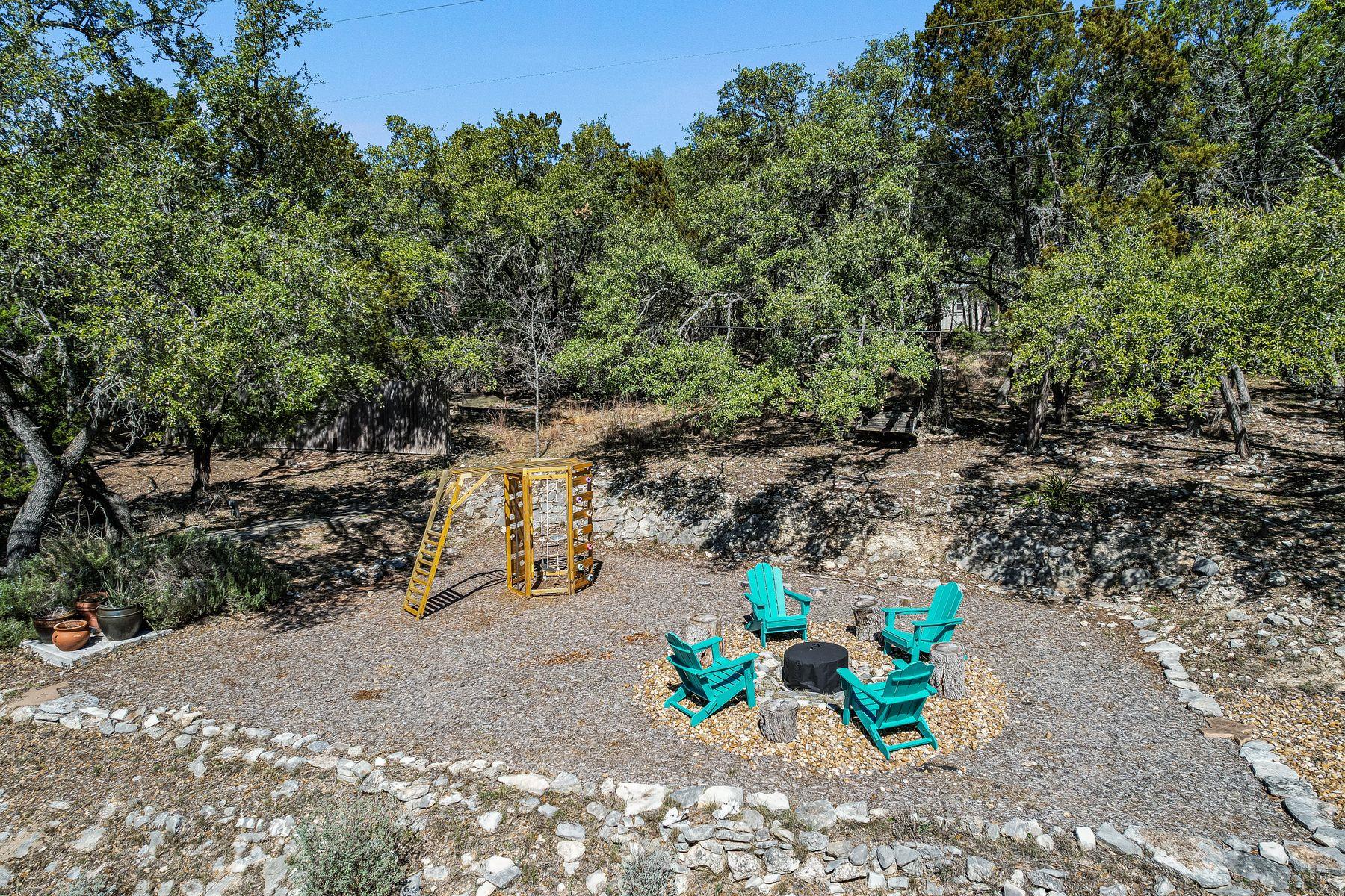 200 W Meadow Ln, Wimberley, TX 78676