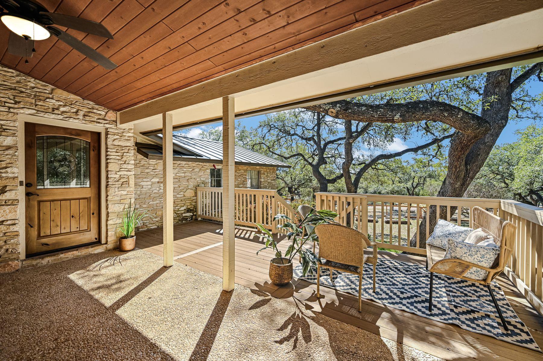 200 W Meadow Ln, Wimberley, TX 78676