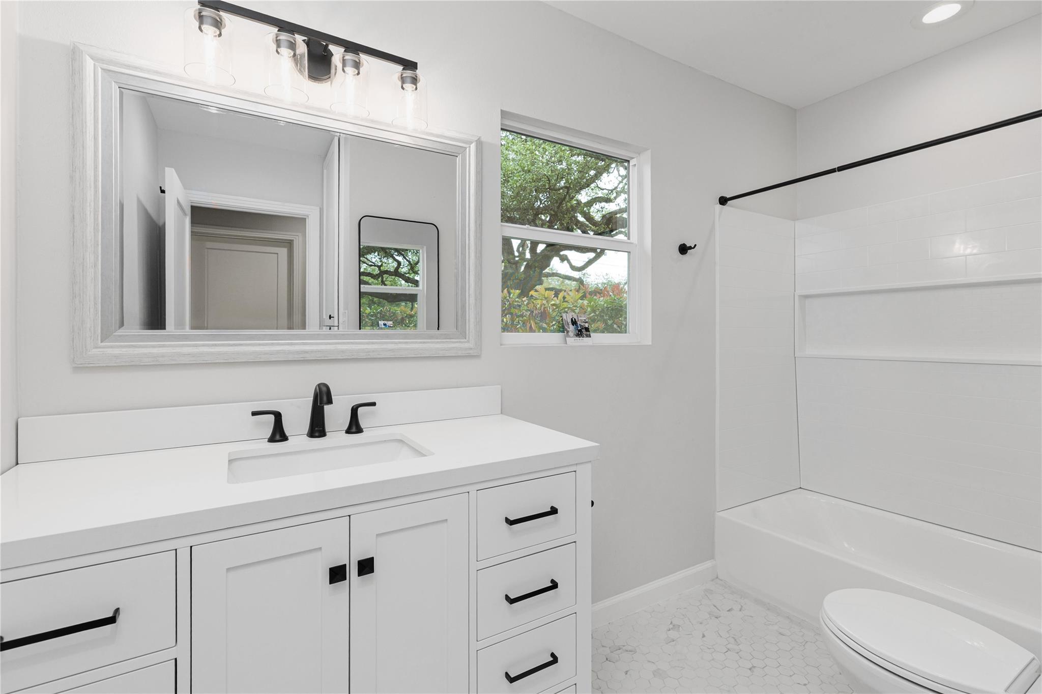 7611 Oak Hedge Pl, Austin, TX 78745