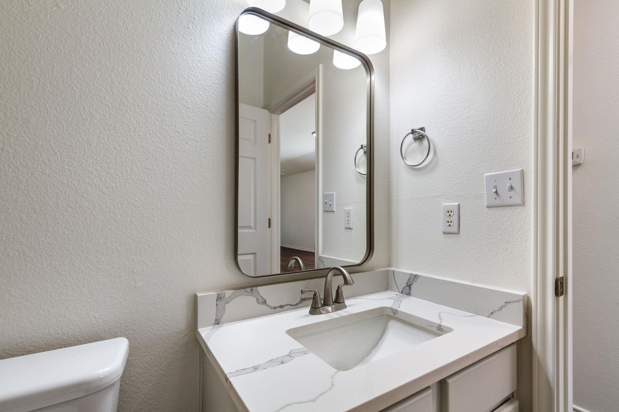 8708 Weiser Dr # B, Austin, TX 78729