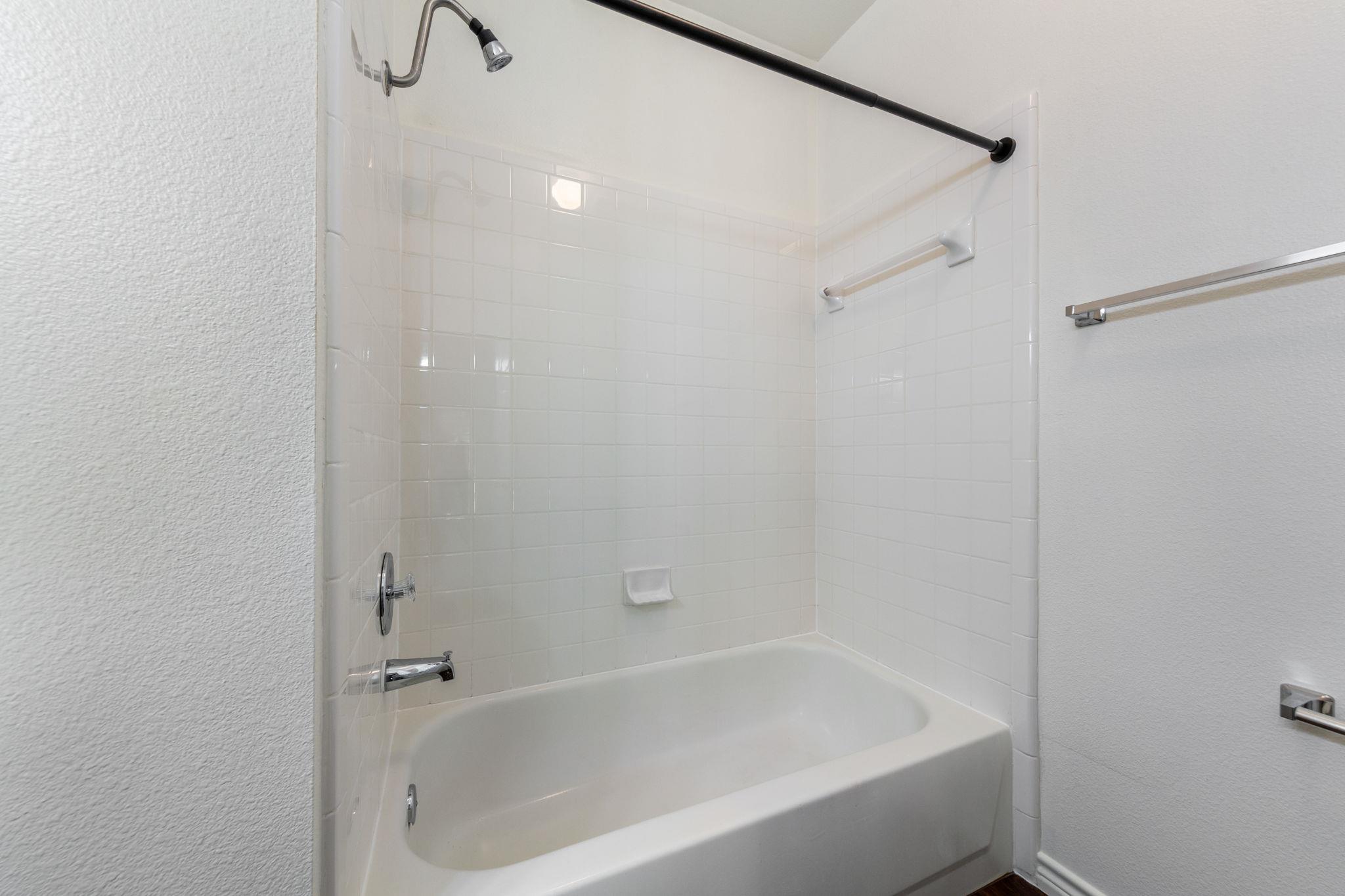 8708 Weiser Dr # B, Austin, TX 78729