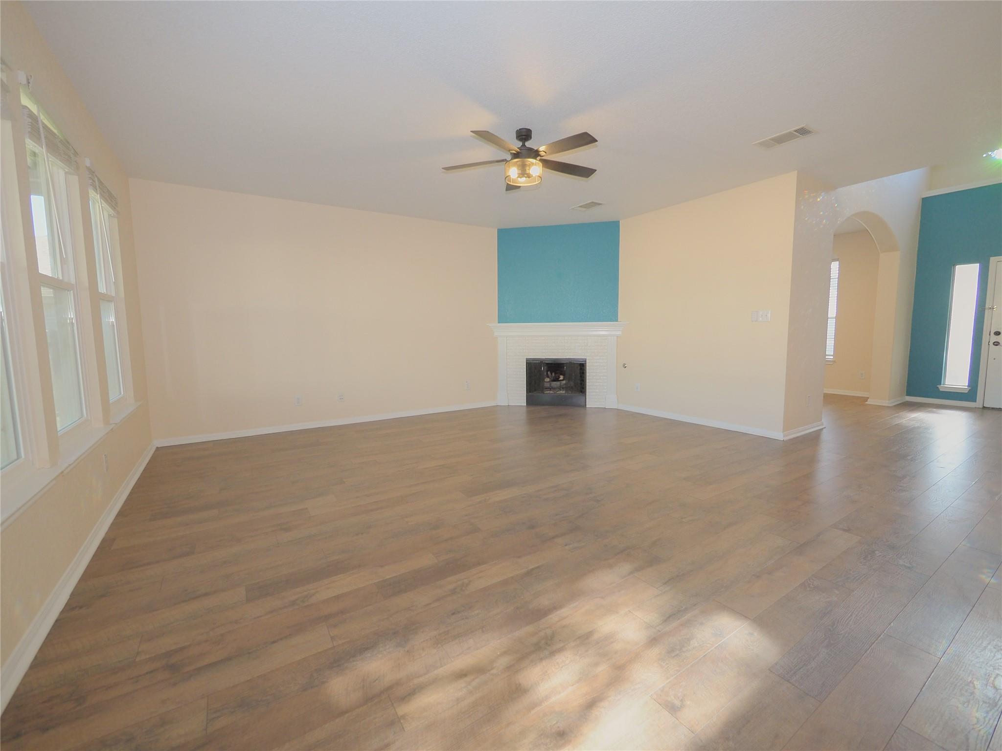 324 Hidden Brook Ln, Round Rock, TX 78665