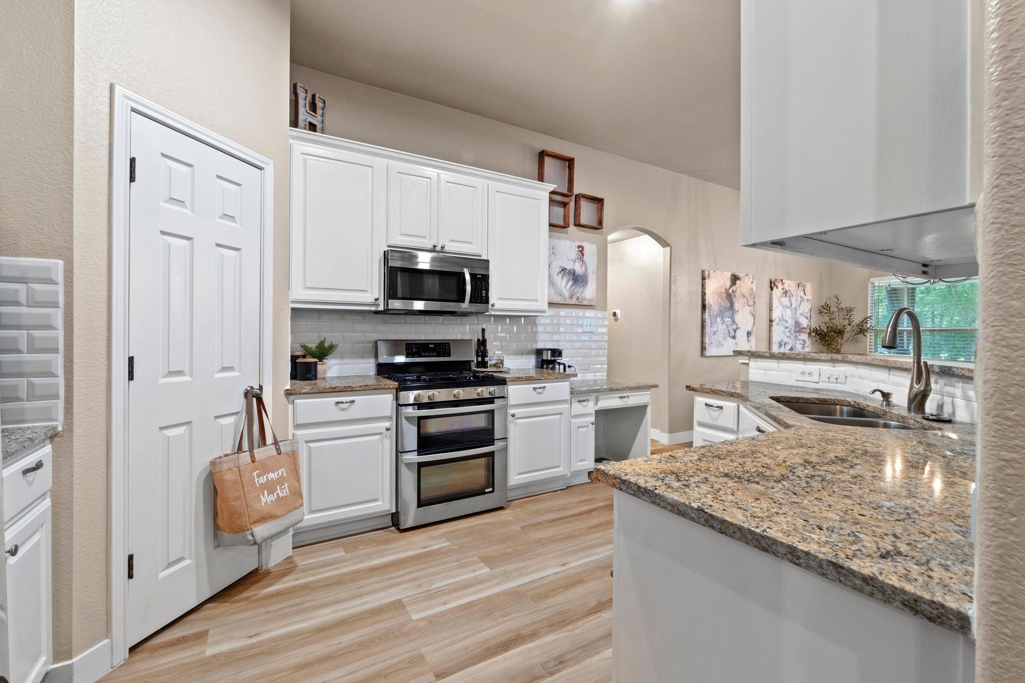 1020 Portchester Castle Path, Pflugerville, TX 78660