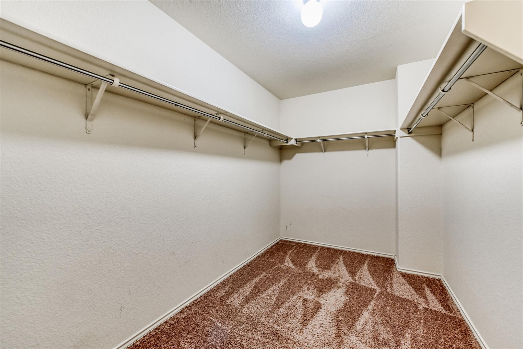 721 New Bridge Dr, Kyle, TX 78640