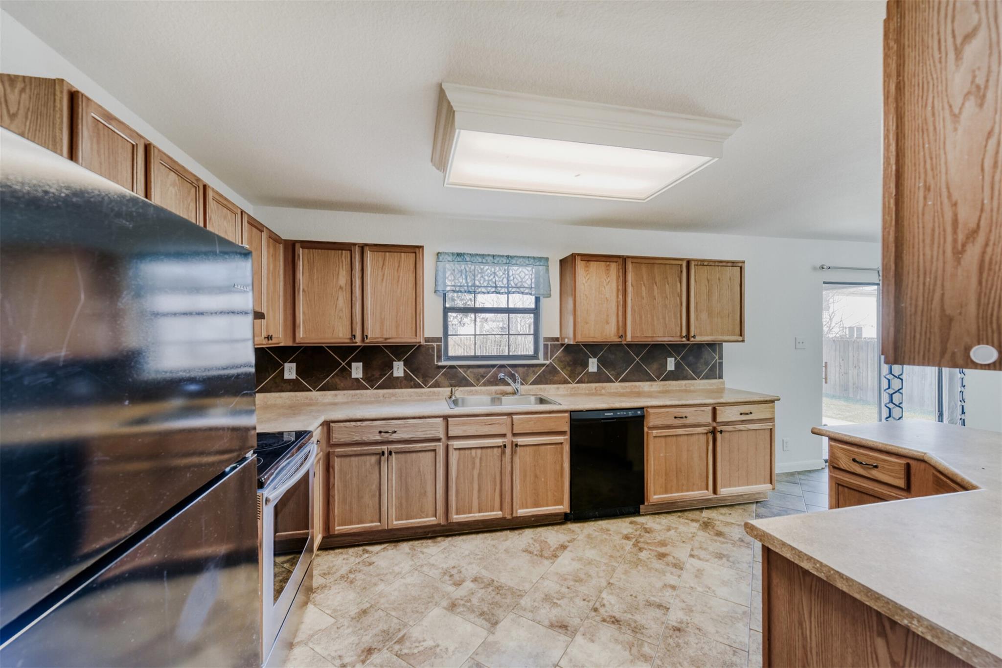 721 New Bridge Dr, Kyle, TX 78640