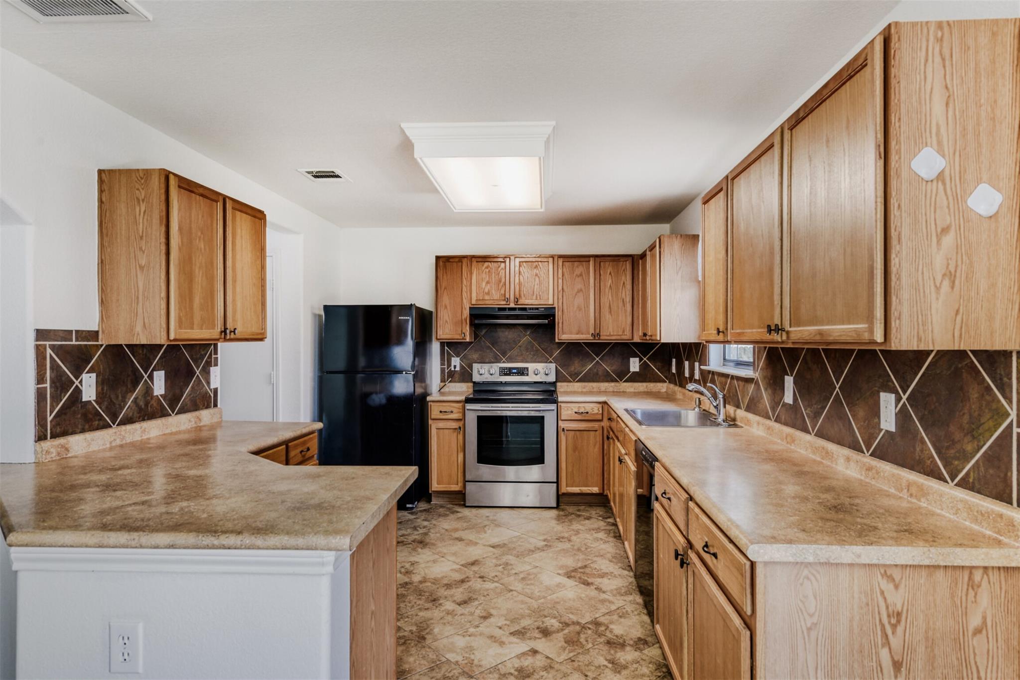 721 New Bridge Dr, Kyle, TX 78640