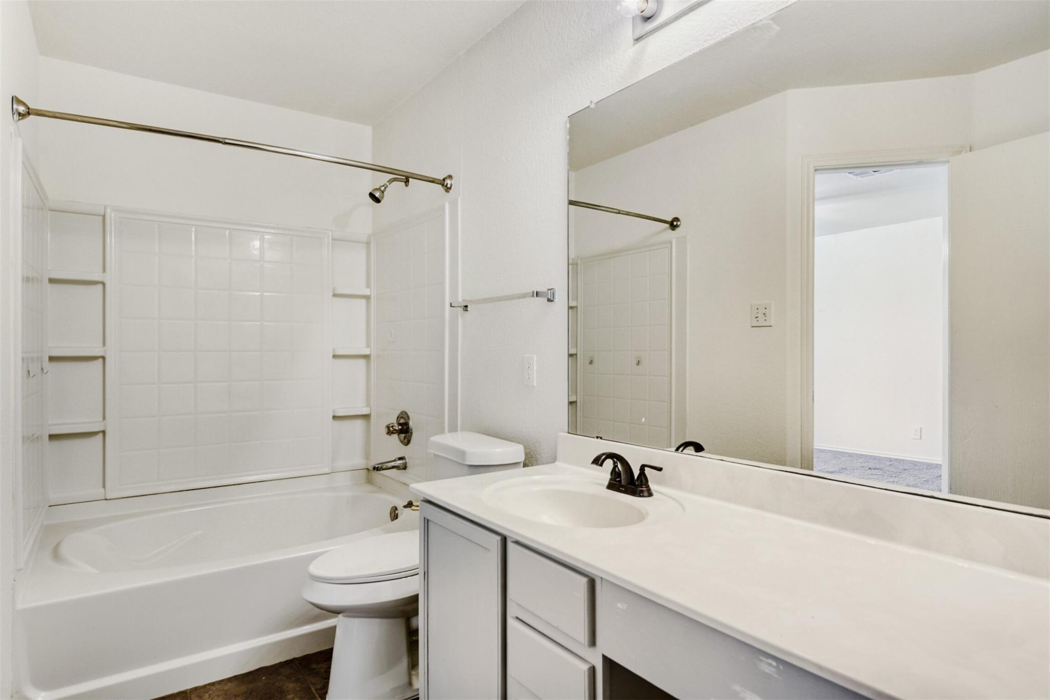 721 New Bridge Dr, Kyle, TX 78640