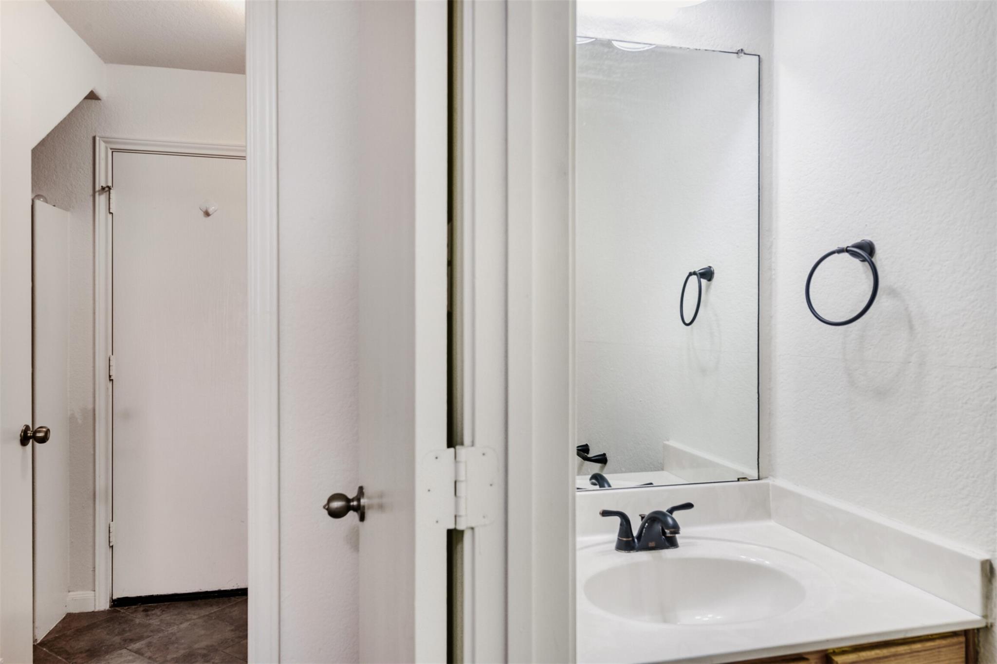 721 New Bridge Dr, Kyle, TX 78640