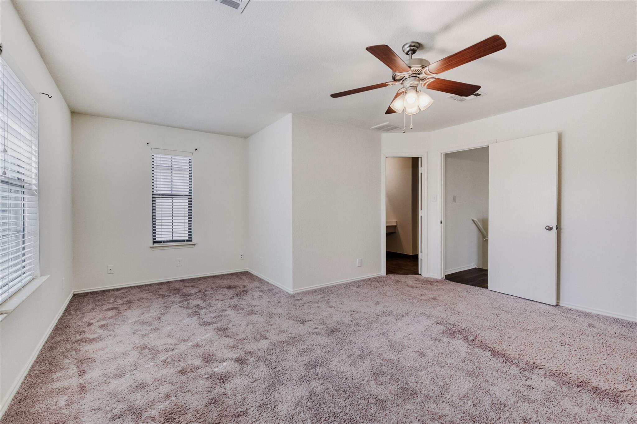 721 New Bridge Dr, Kyle, TX 78640