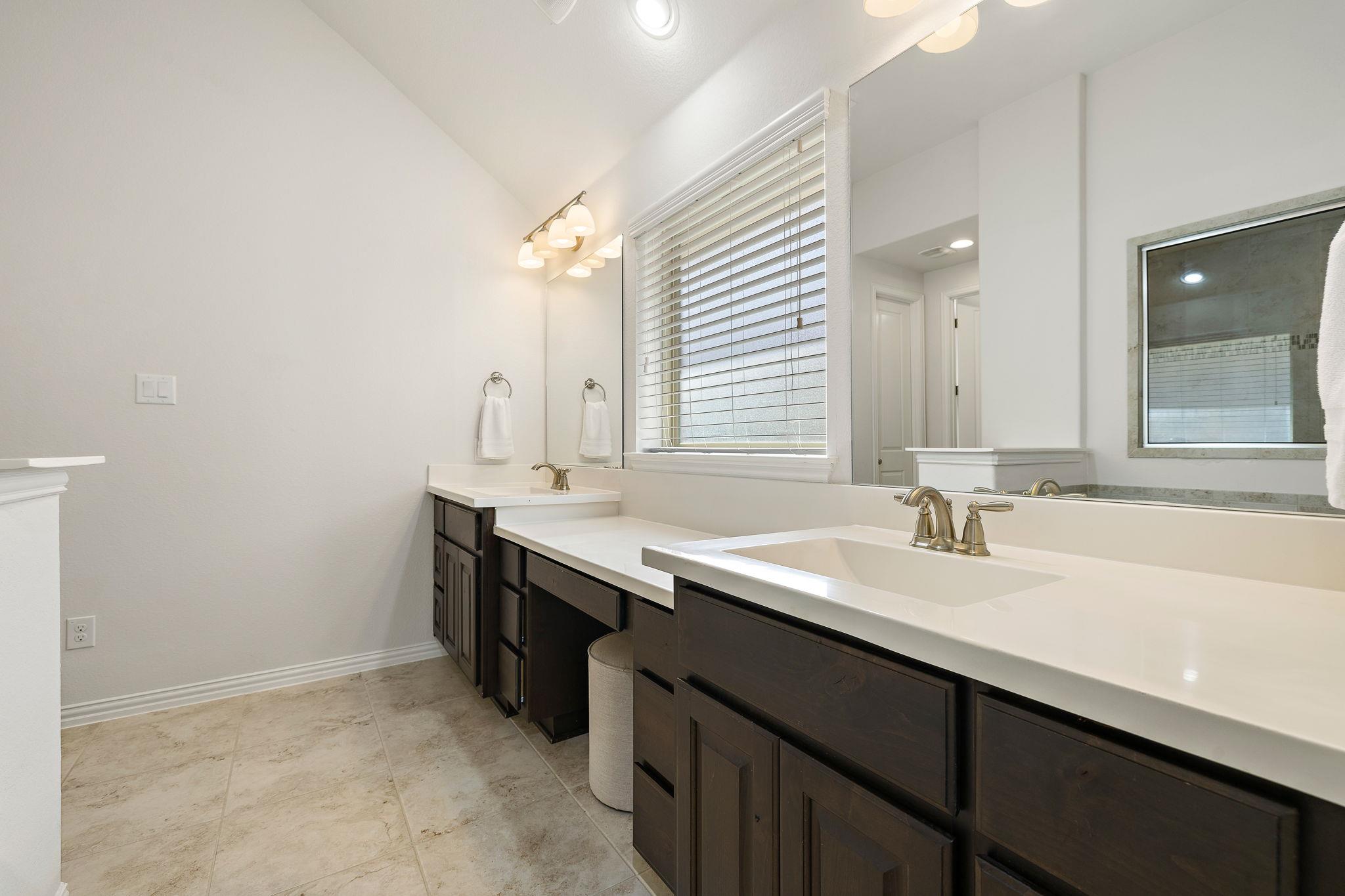 4201 Vespa Cv, Leander, TX 78641