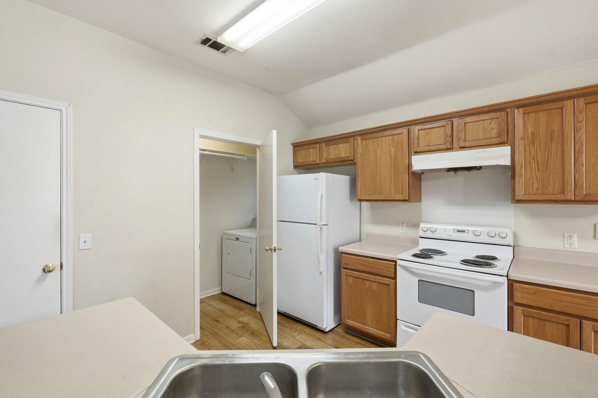 3201 D El Salido Pkwy # 512, Cedar Park, TX 78613