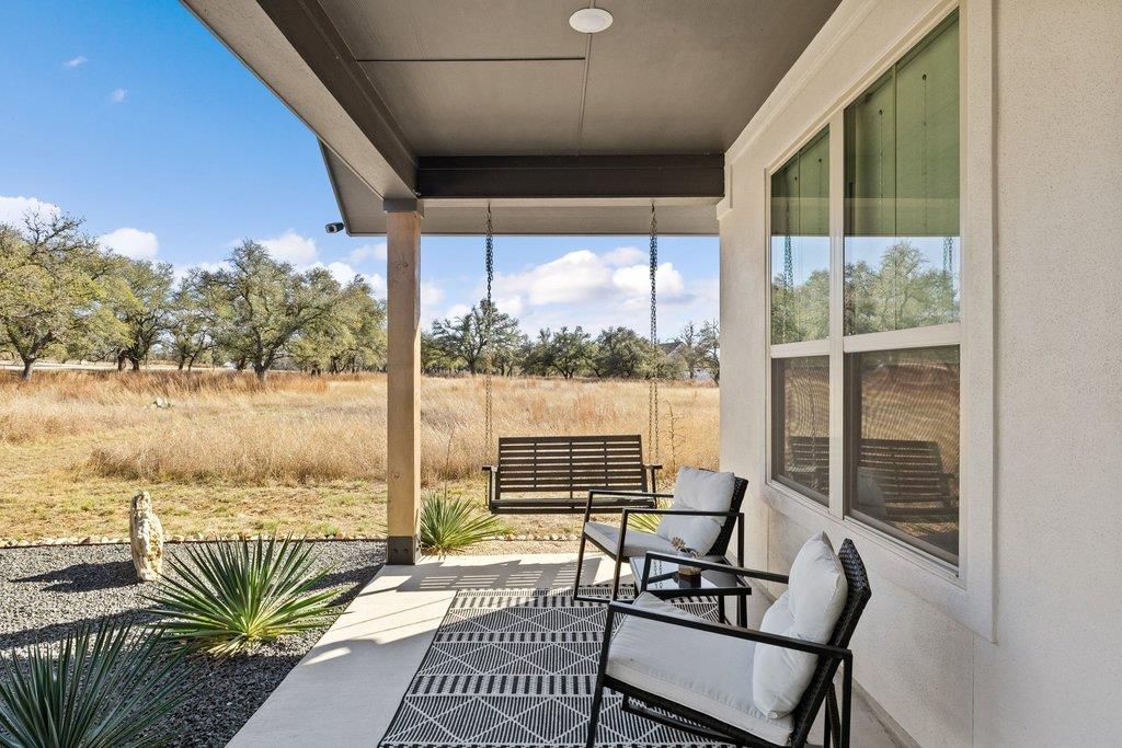 990 Axis Cir, Fredericksburg, TX 78624