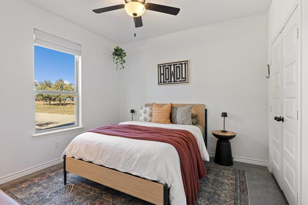 990 Axis Cir, Fredericksburg, TX 78624