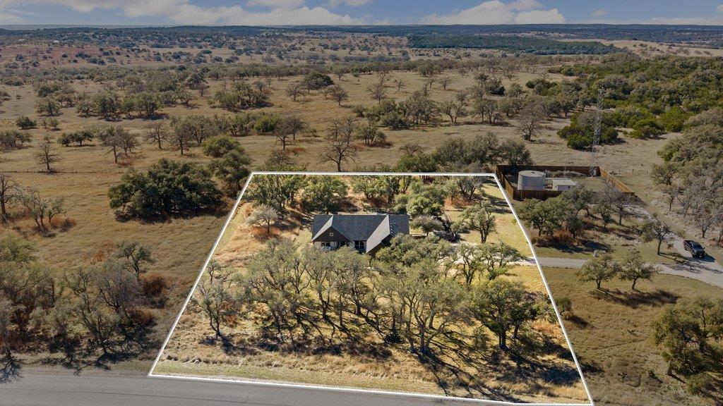 990 Axis Cir, Fredericksburg, TX 78624