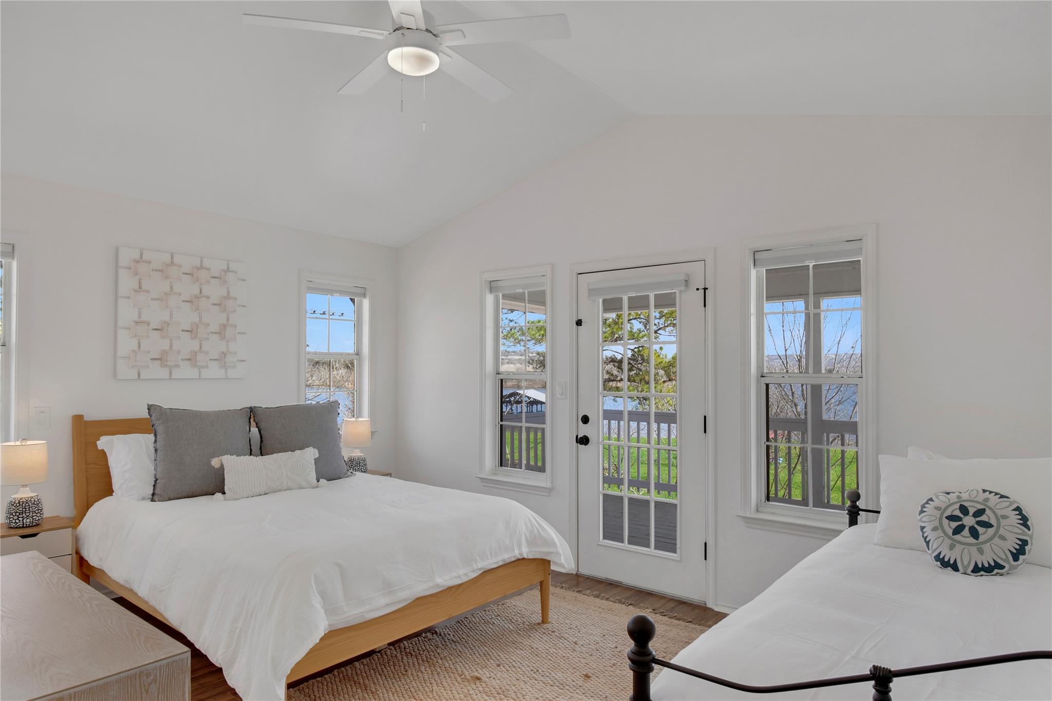 122 Mountain View Cir, Burnet, TX 78611