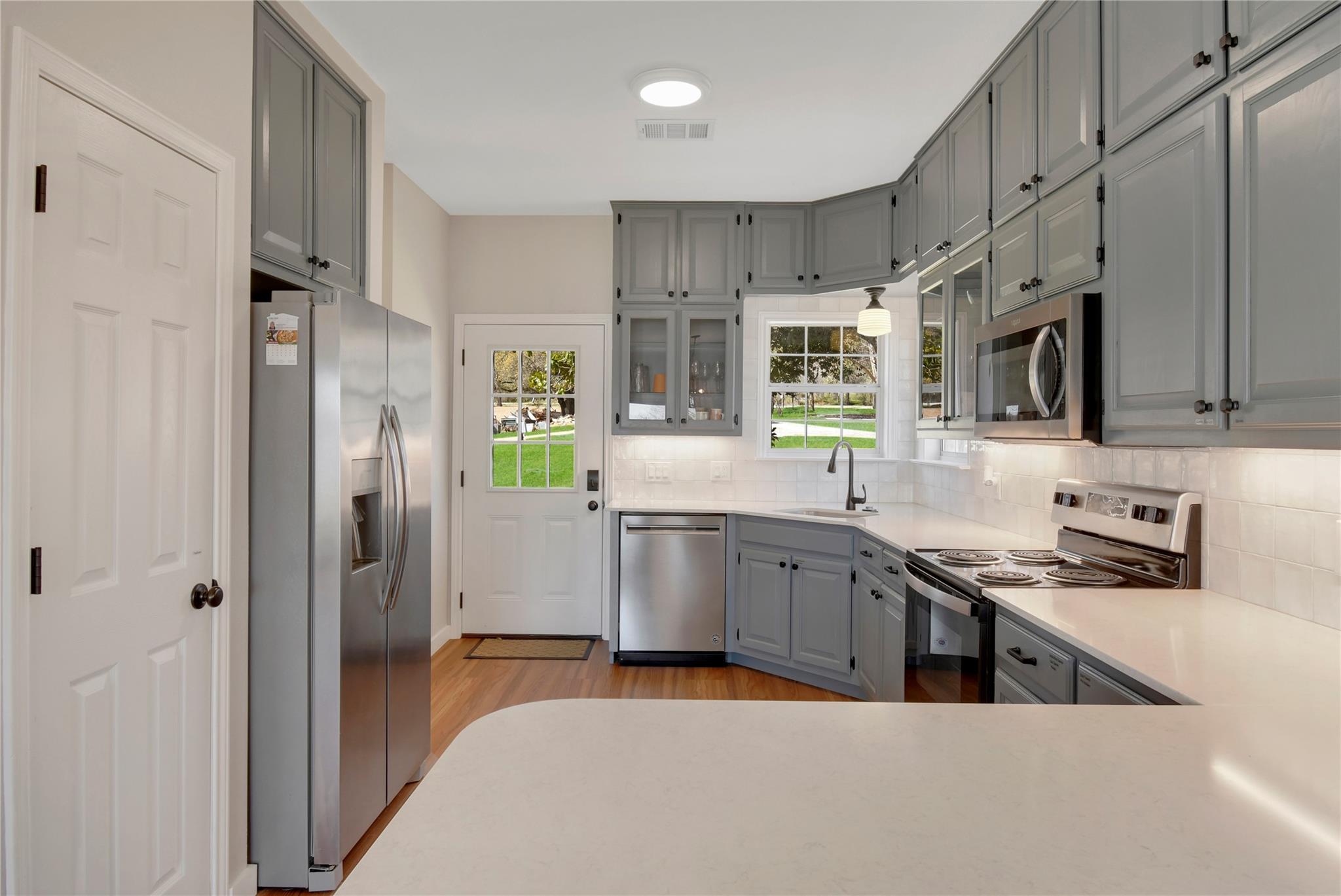 122 Mountain View Cir, Burnet, TX 78611