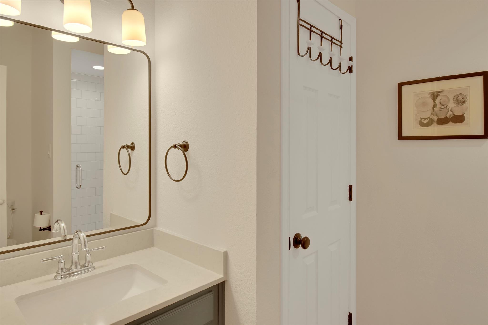 122 Mountain View Cir, Burnet, TX 78611