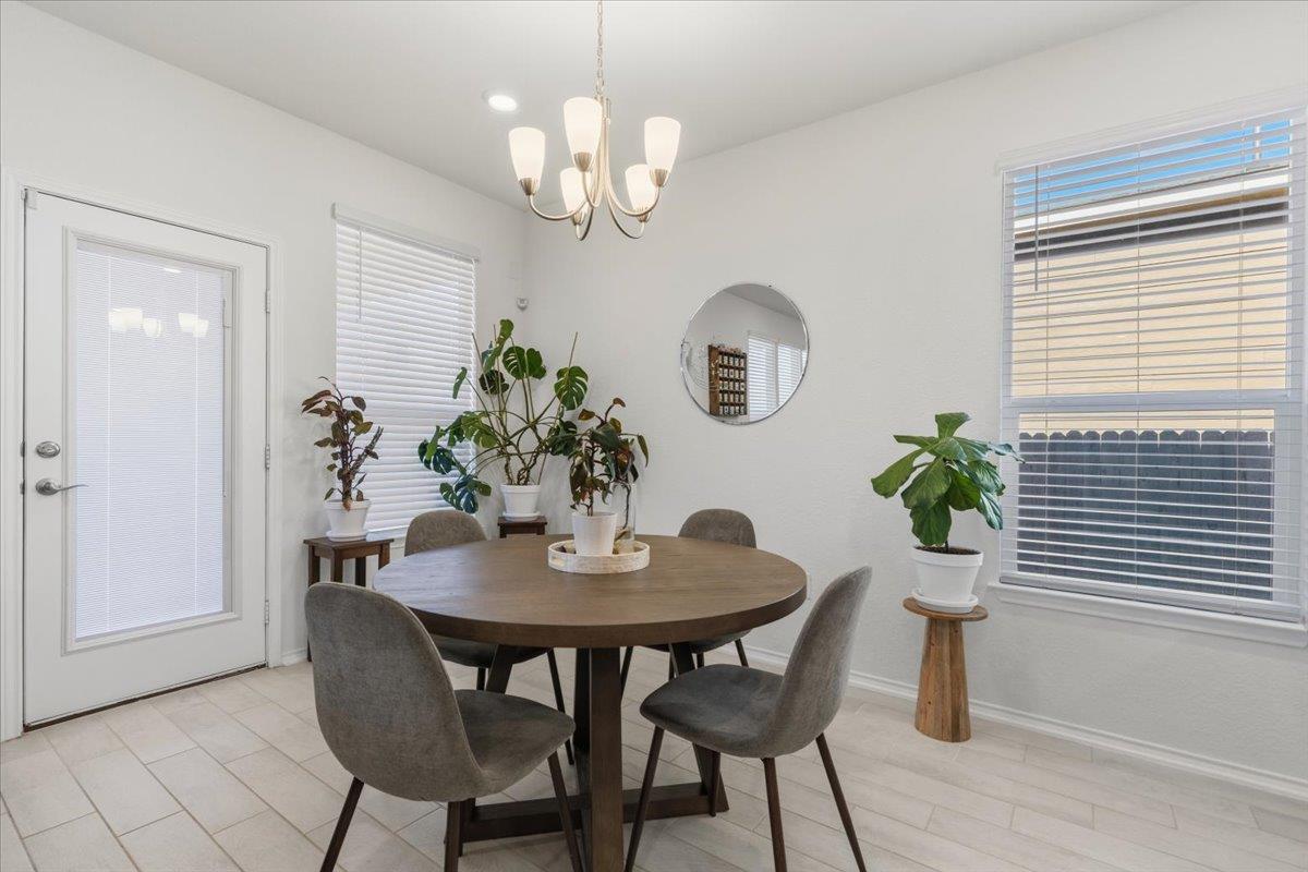 6909 Daniel Ranch Dr, Austin, TX 78744