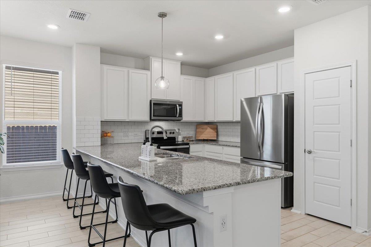 6909 Daniel Ranch Dr, Austin, TX 78744