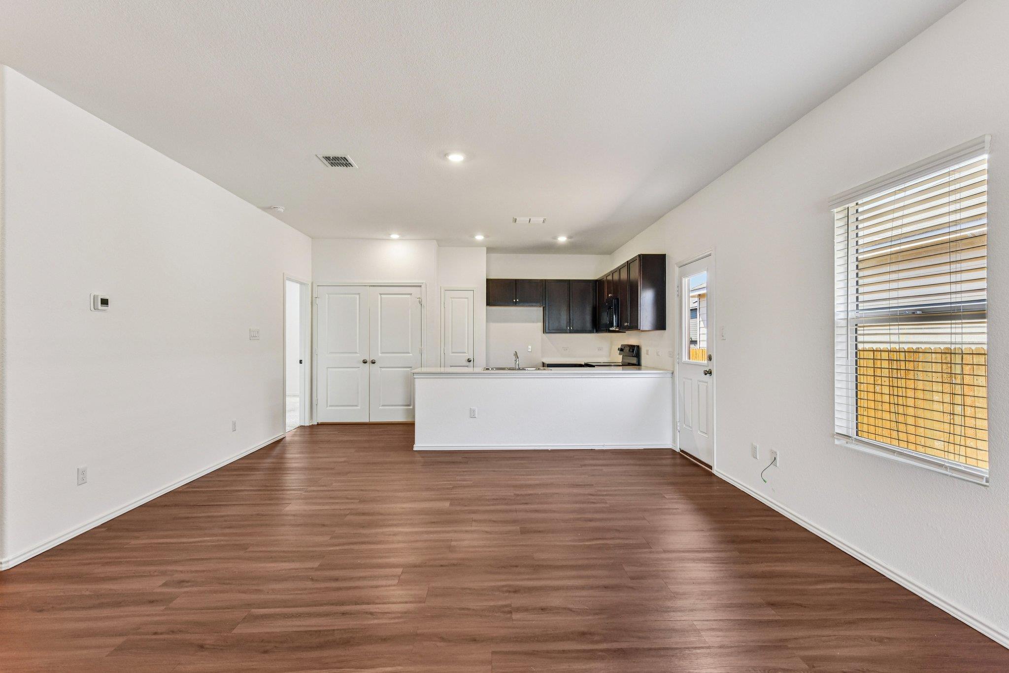 312 The Bad Way, Jarrell, TX 76537