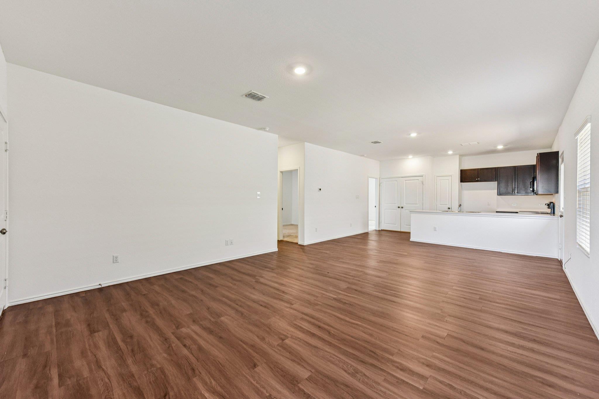 312 The Bad Way, Jarrell, TX 76537