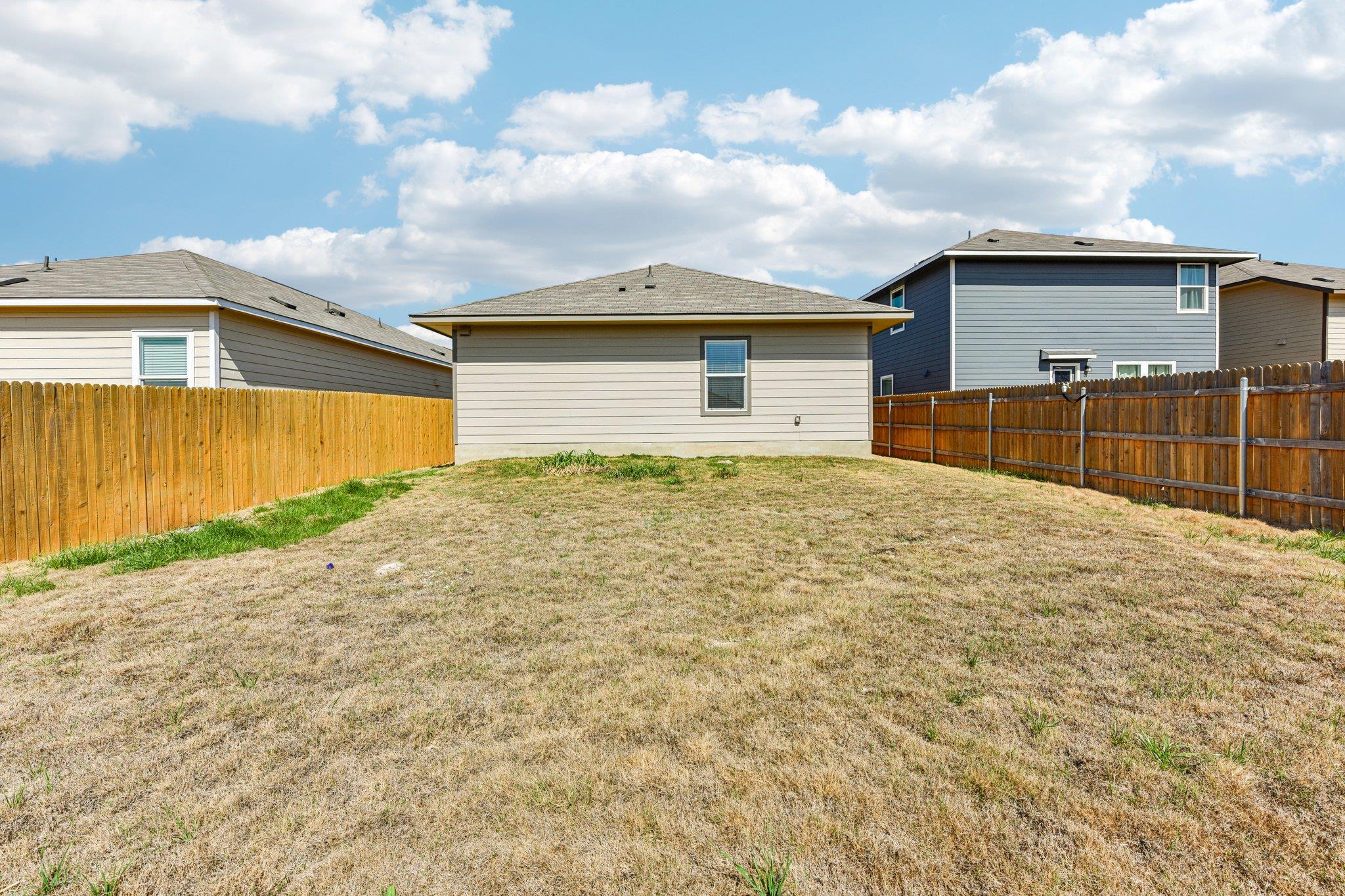 312 The Bad Way, Jarrell, TX 76537