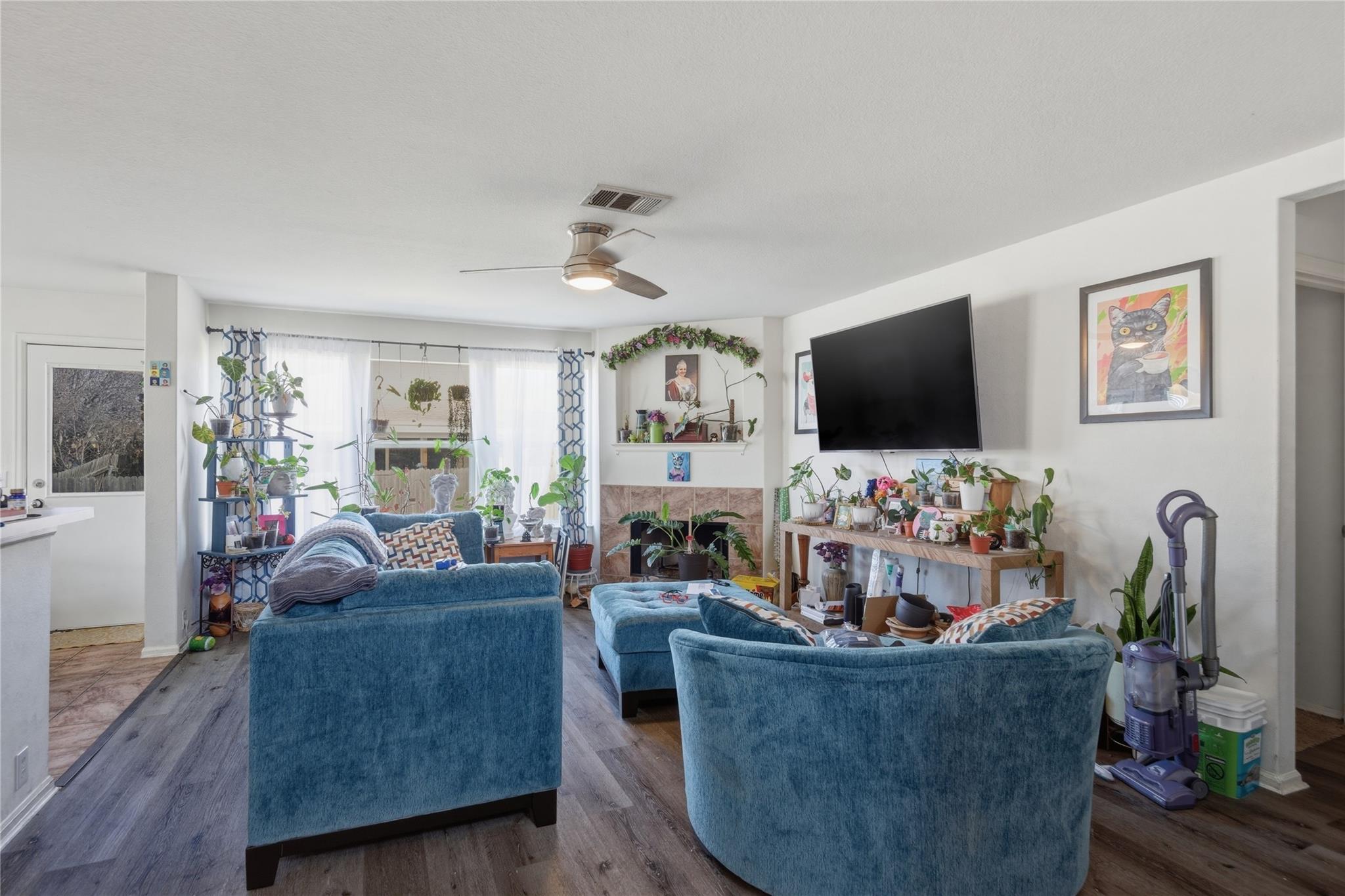 1303 Sunflower Ln, San Marcos, TX 78666