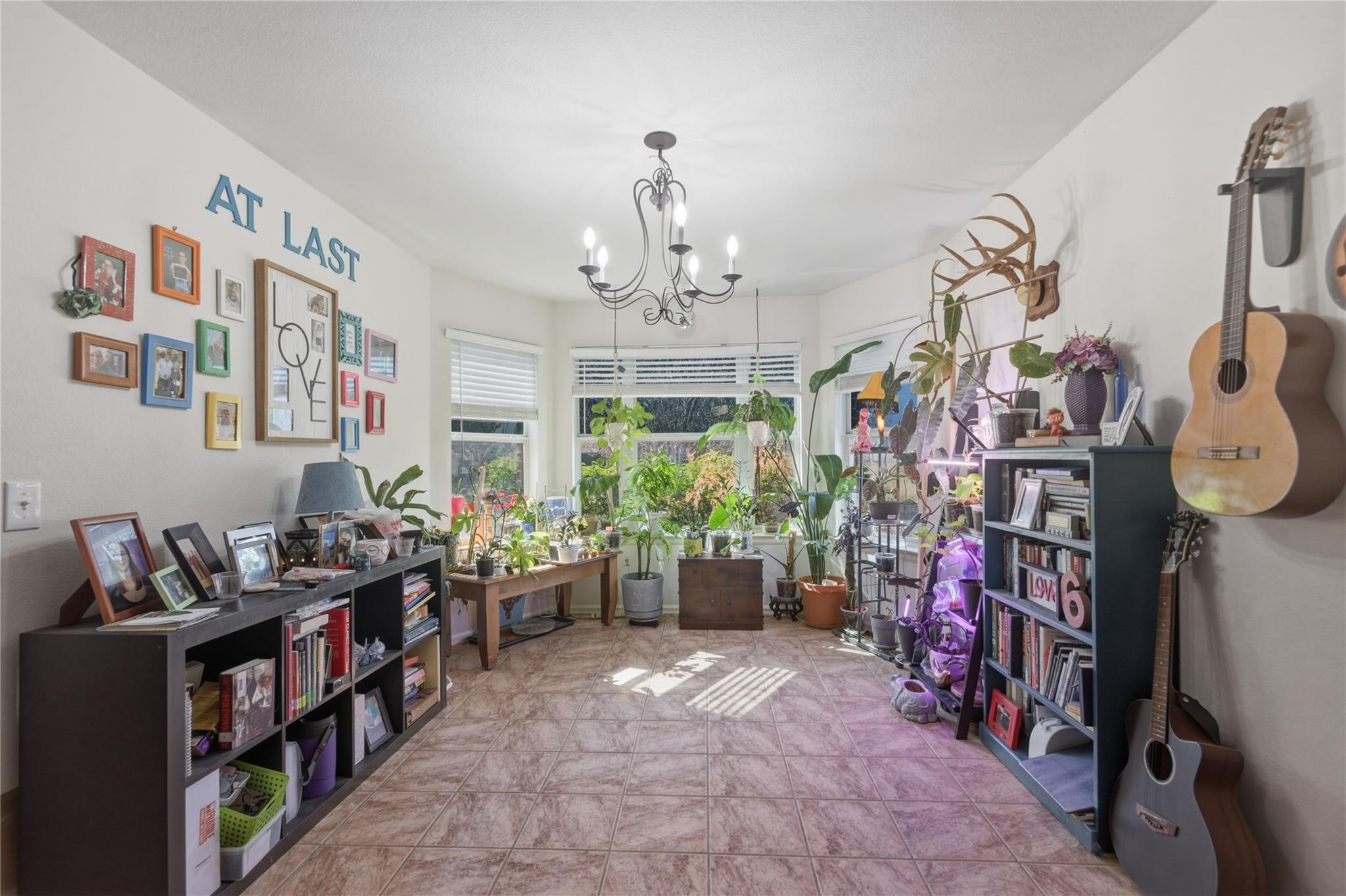 1303 Sunflower Ln, San Marcos, TX 78666