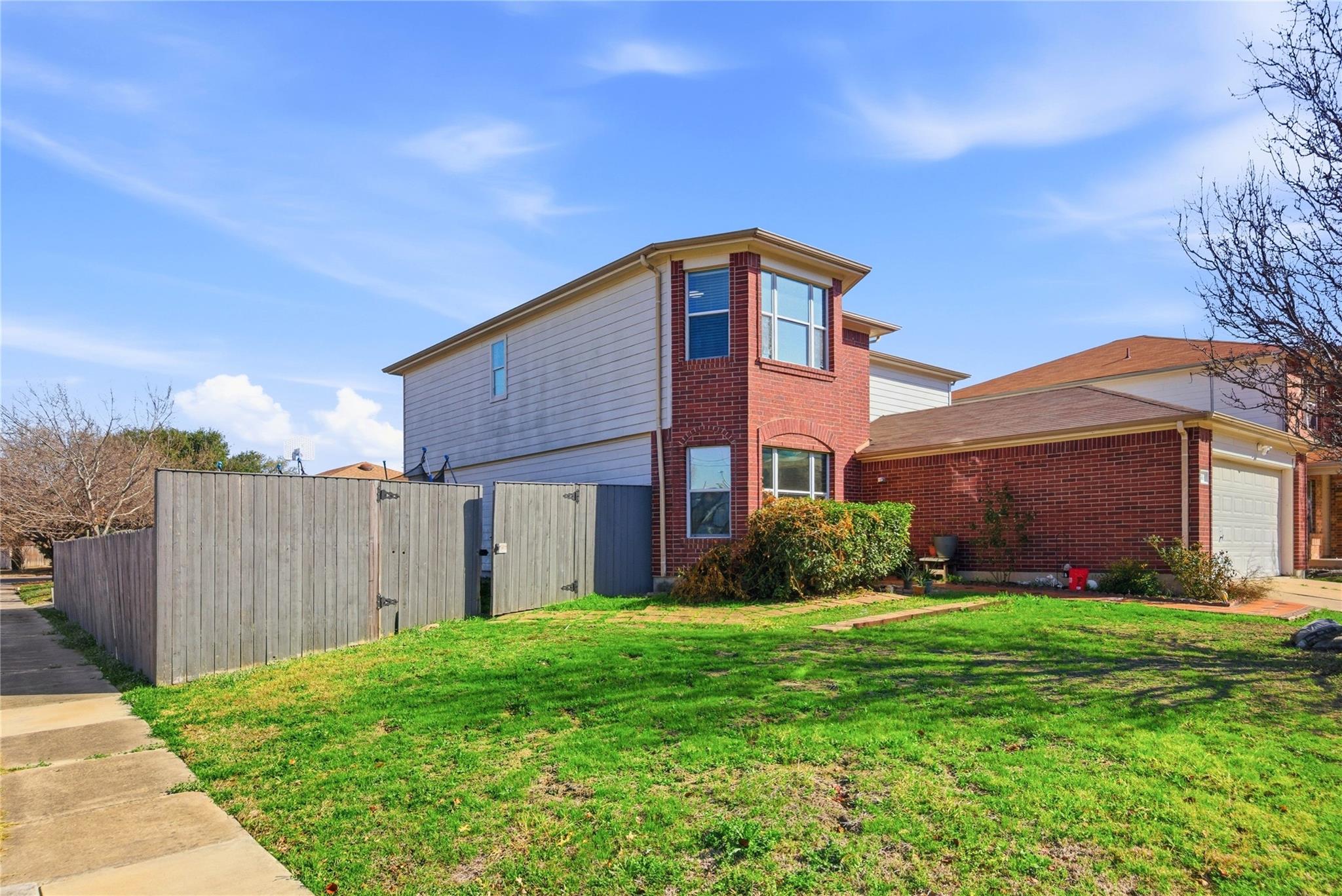 1303 Sunflower Ln, San Marcos, TX 78666