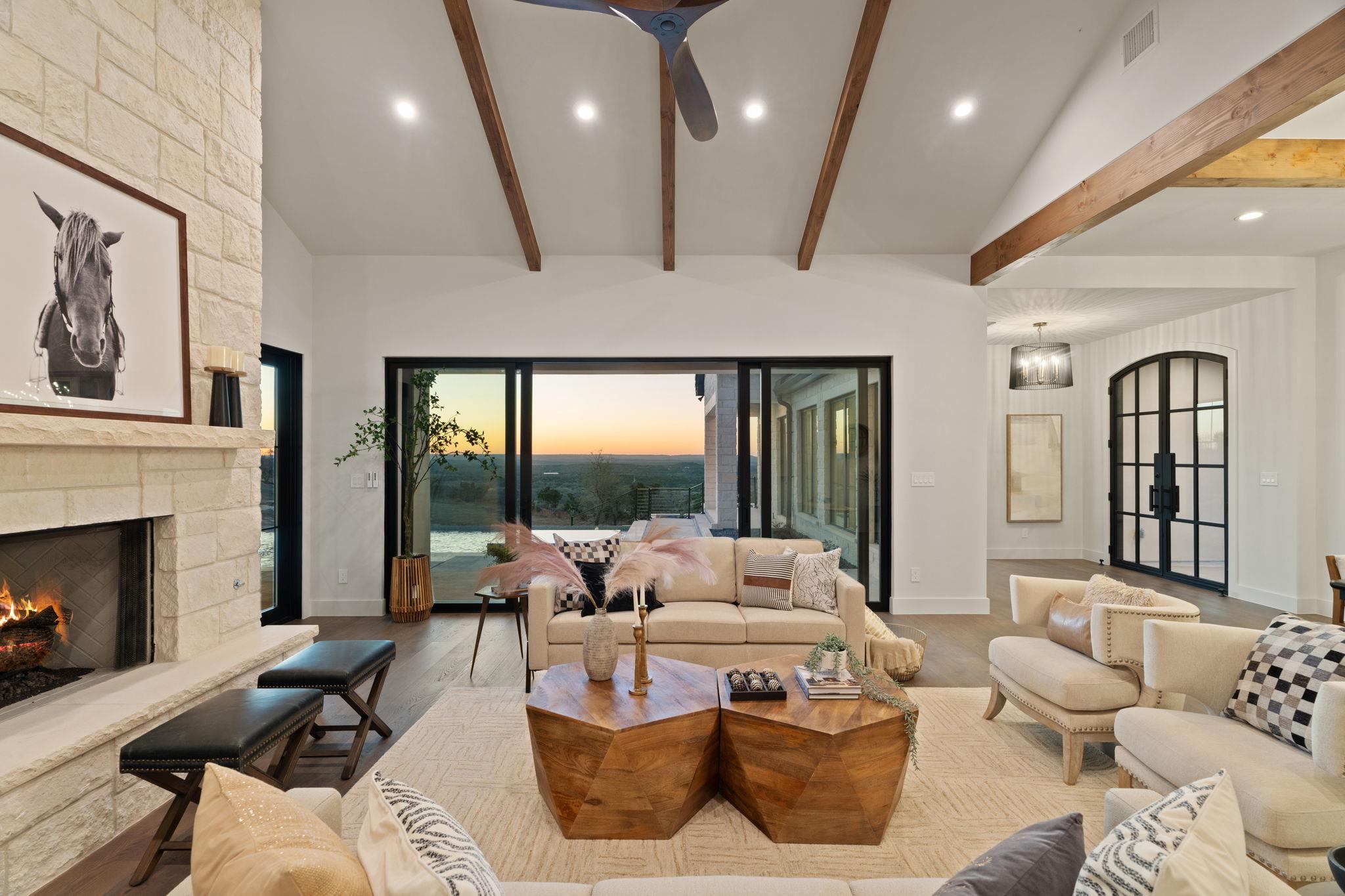 1562 Canyon Crossing View, Dripping Springs, TX 78620