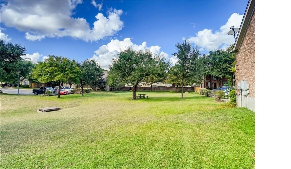 1821 Briarton Ln N, Round Rock, TX 78665