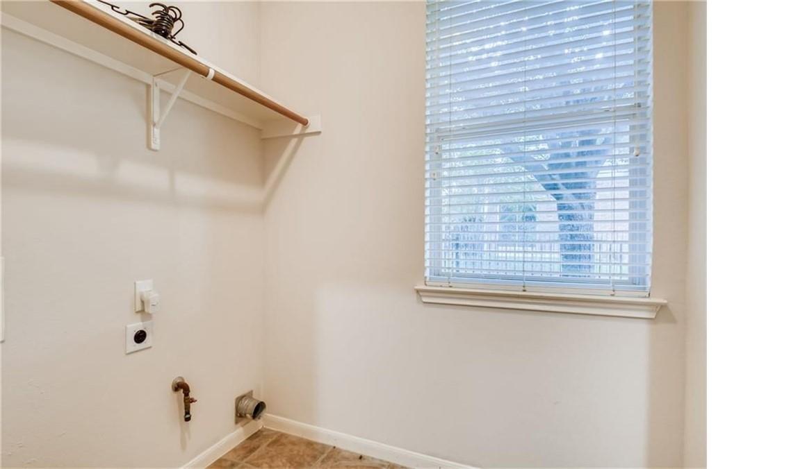 1821 Briarton Ln N, Round Rock, TX 78665