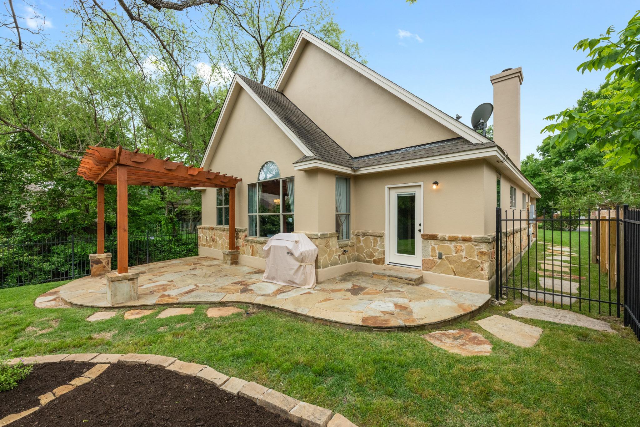 12405 Oro Valley Trl, Austin, TX 78729