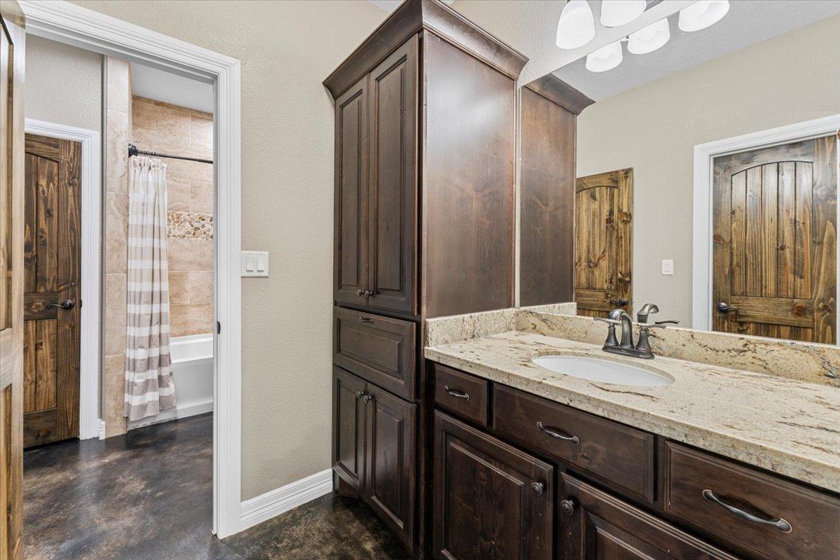 15637 Knotty Oaks Trail, Magnolia, TX 77355