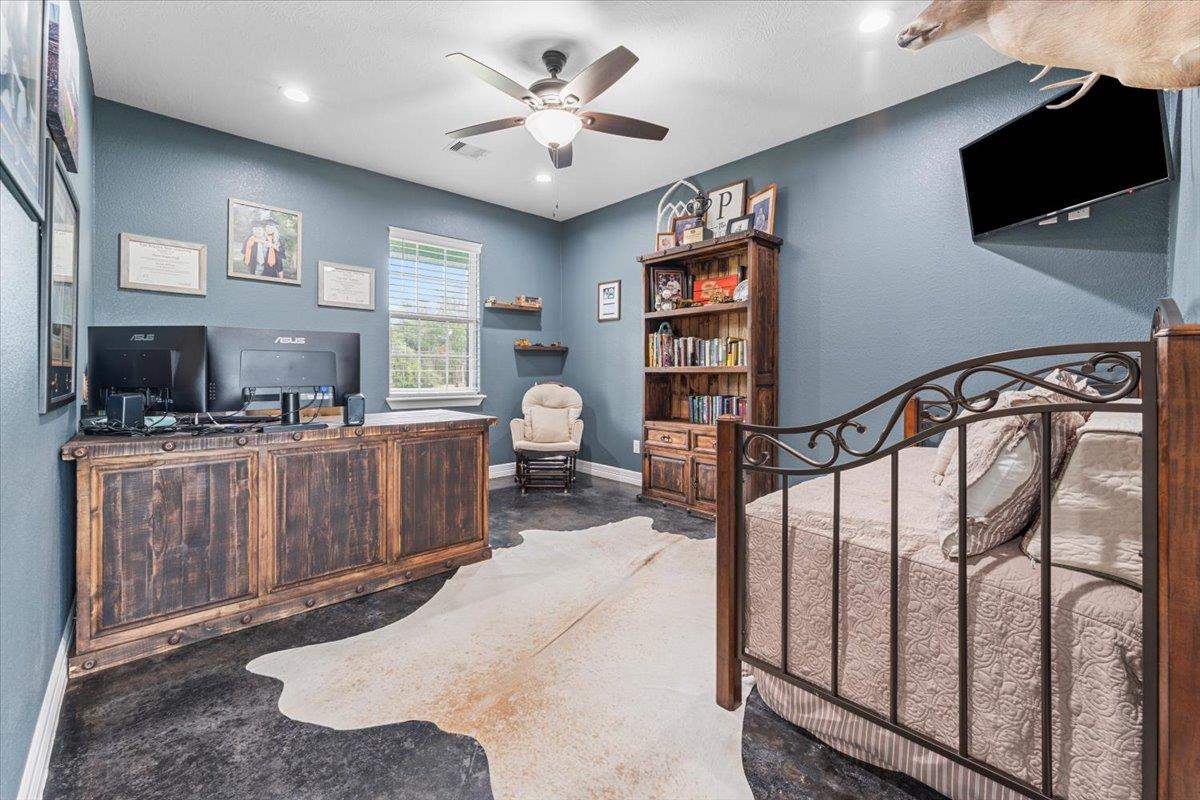 15637 Knotty Oaks Trail, Magnolia, TX 77355