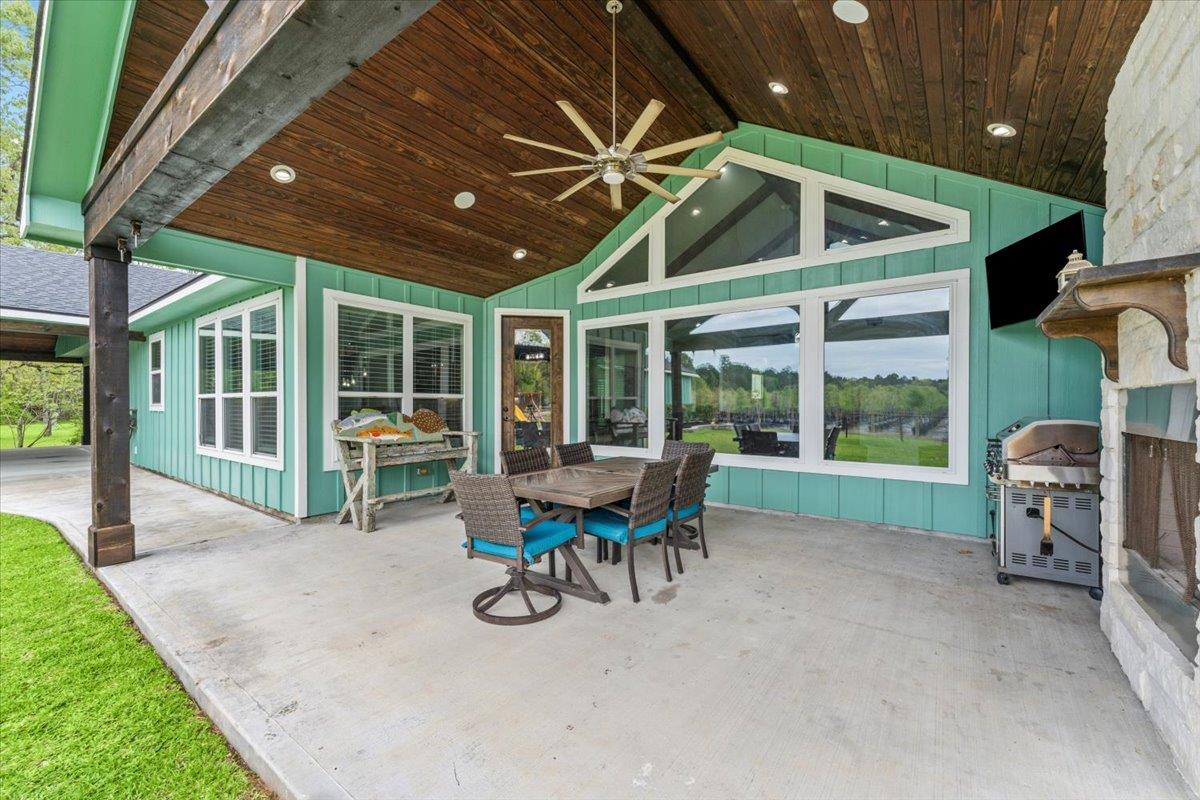 15637 Knotty Oaks Trail, Magnolia, TX 77355