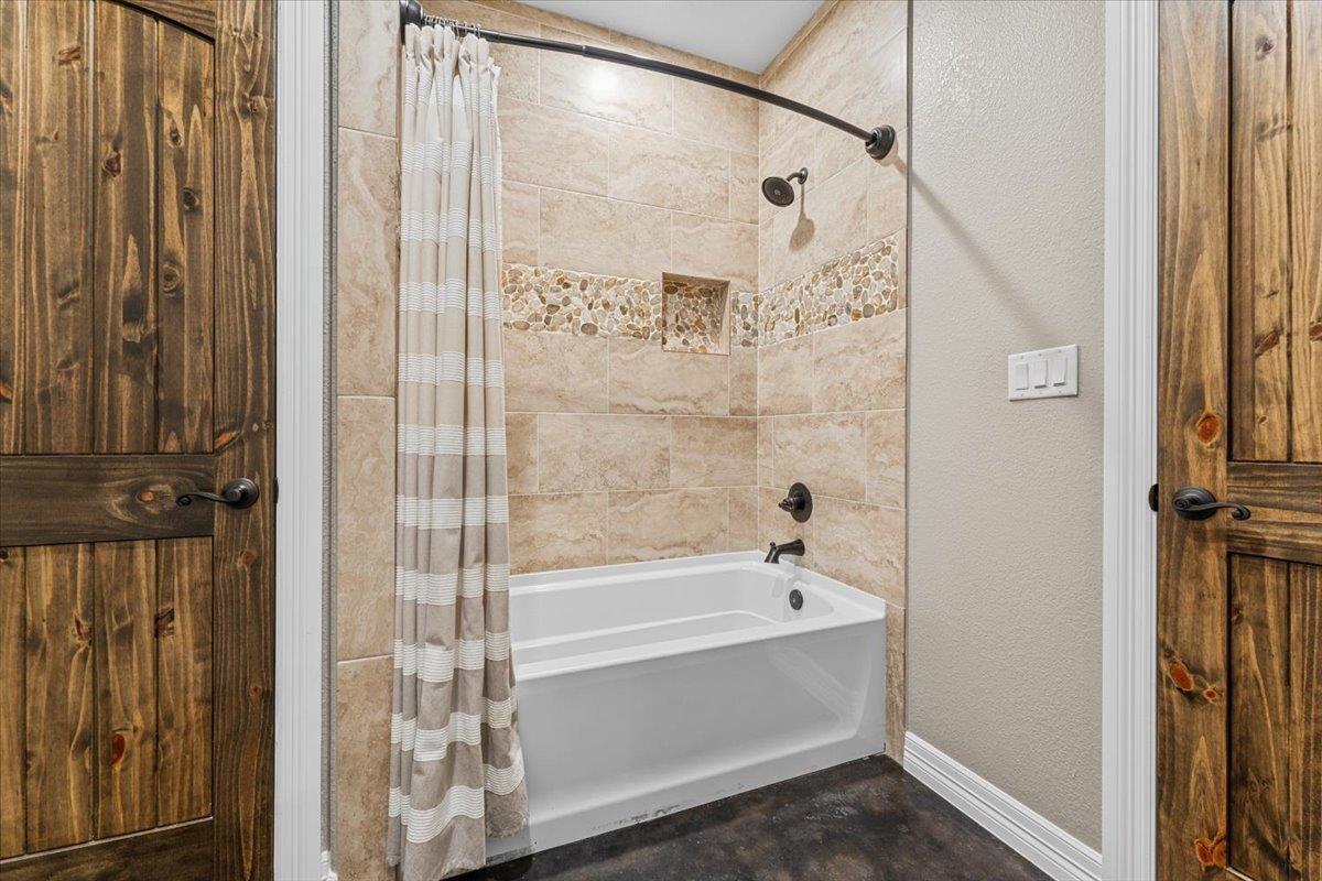 15637 Knotty Oaks Trail, Magnolia, TX 77355