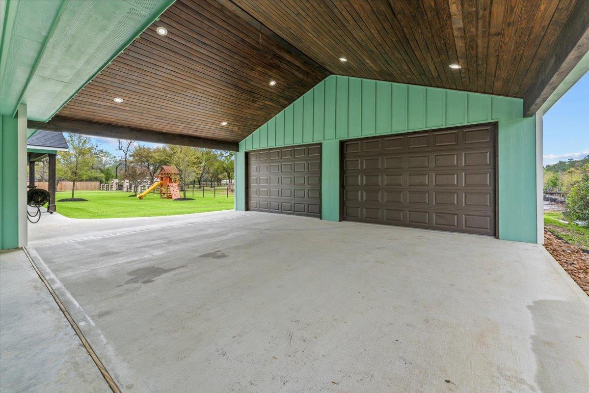 15637 Knotty Oaks Trail, Magnolia, TX 77355