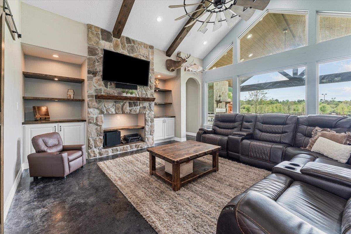 15637 Knotty Oaks Trail, Magnolia, TX 77355