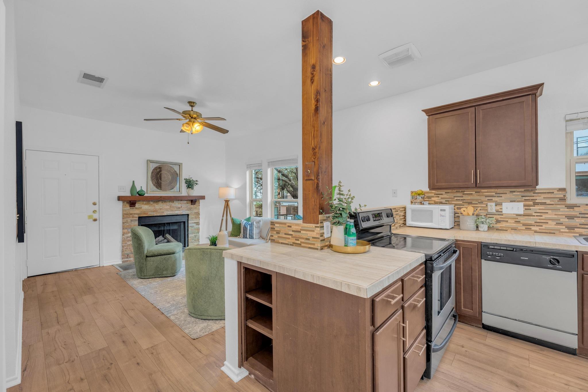 2414 Longview St # 101, Austin, TX 78705