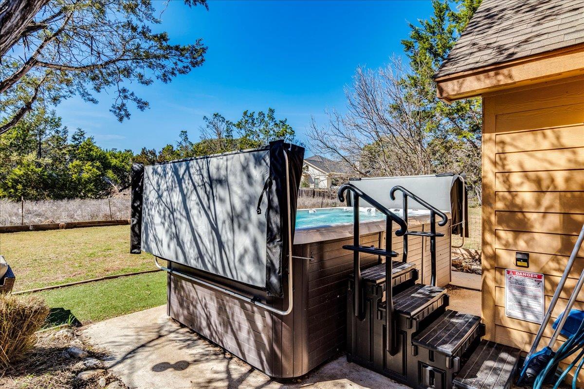 11 Rhapsody Ln, Wimberley, TX 78676
