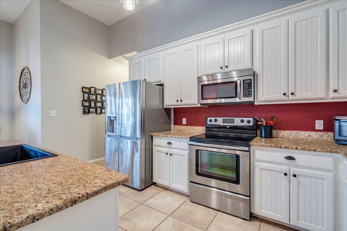 11 Rhapsody Ln, Wimberley, TX 78676