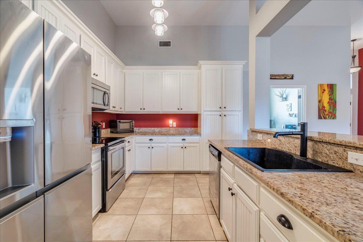 11 Rhapsody Ln, Wimberley, TX 78676