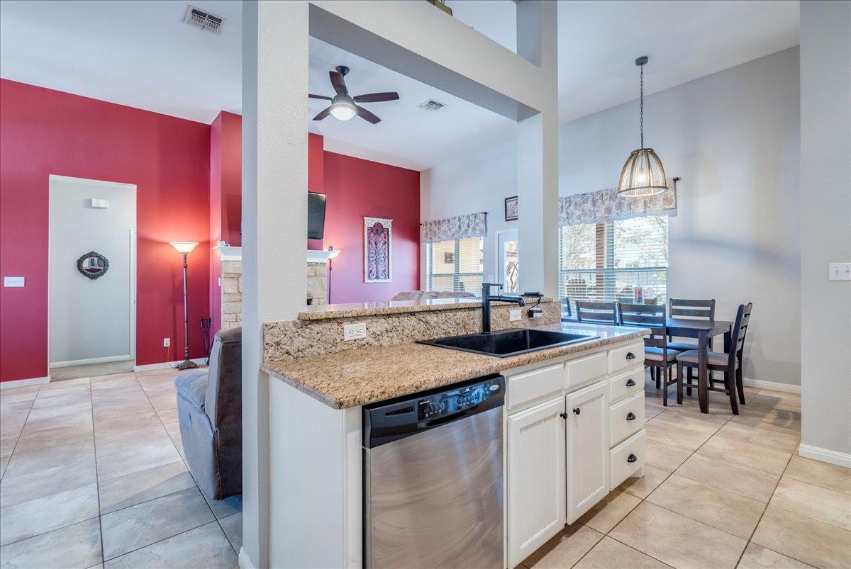 11 Rhapsody Ln, Wimberley, TX 78676